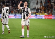 包含尤文图斯中场大腿回归，或将全力以赴的词条