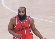 雄鹿爆发新星，哈登刷新纪录，险胜球队迎来希望！