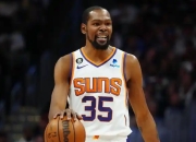 篮网绝杀时刻，独行侠点燃赛场，威金斯迎来胜利！